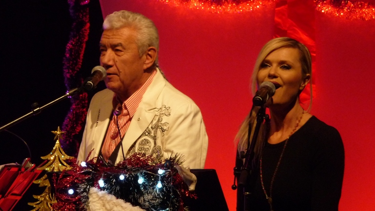 Tom Jackson, Beverley Mahood © 2017