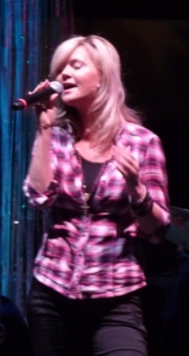 Beverley Mahood © 2016